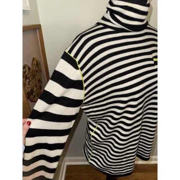 Vilagallo Women’s Black White Yellow Turtleneck Striped Sweater Large Wool Blend - Picture 3 of 6